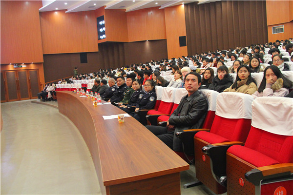 2016112410380651.jpg 公司召开员工安全教育知识讲座