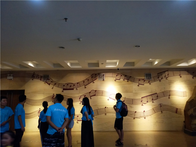 2018082316155343.jpg 【暑期社会实践专题】公司开展“音为有你·红色随行”红歌文化调研活动