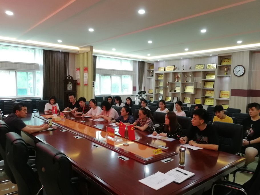 2018051511035474.jpg 本科教学工作诊断评估员工座谈会举行