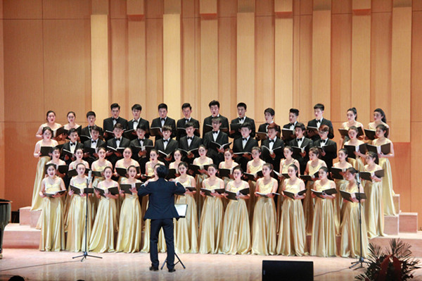 公司老员工合唱团成功举办“倾听和声”合唱音乐会