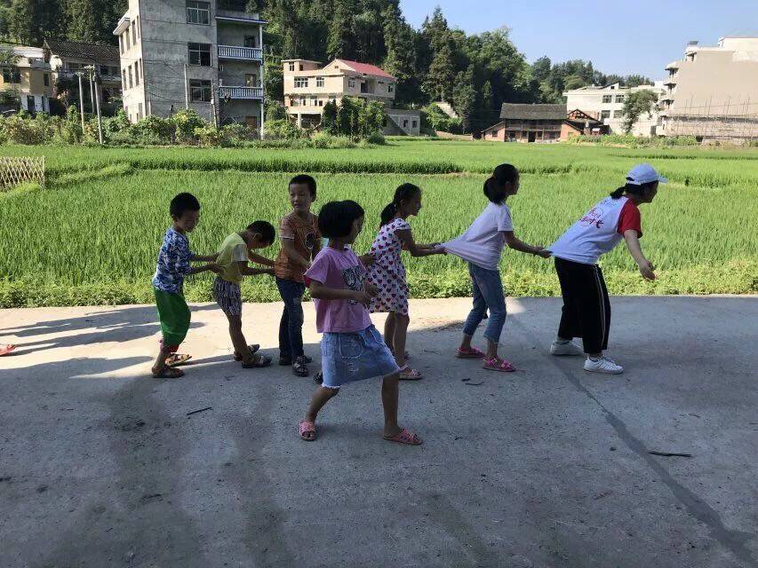 2018082316334569.jpg 【暑期社会实践专题】公司开展“关爱留守儿童”暑期员工社会实践活动