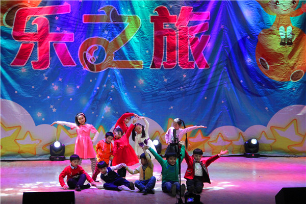 2016121915382072.jpg 公司周骏老师举办奥尔夫音乐教学汇报演出