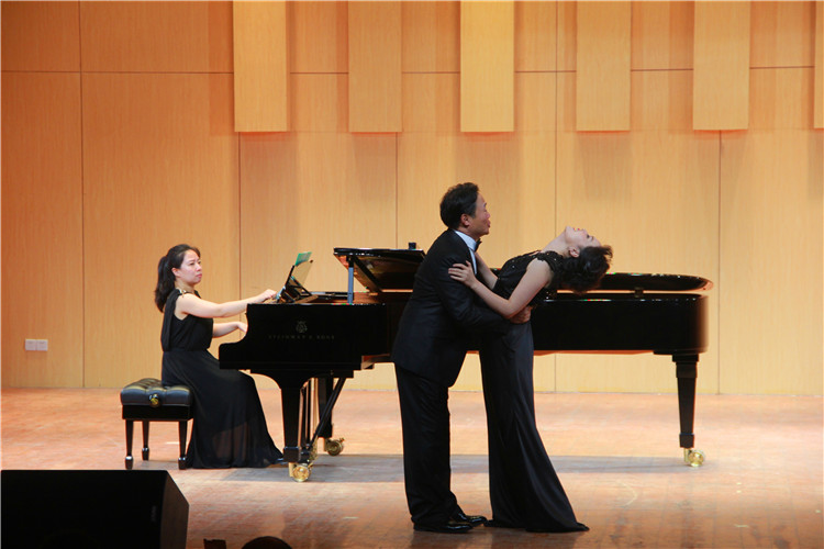 2016052314564759.jpg 西安华美乐空中外歌剧GALA音乐会走进公司