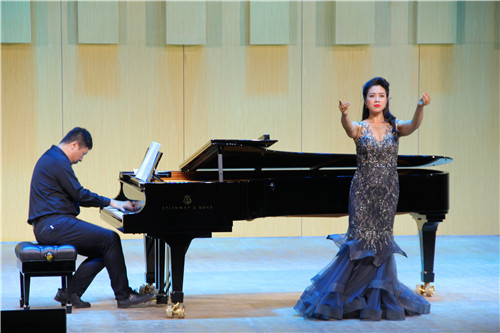 2016061208542795.jpg 公司青年教师冯志东个人独唱音乐会亮相音乐厅