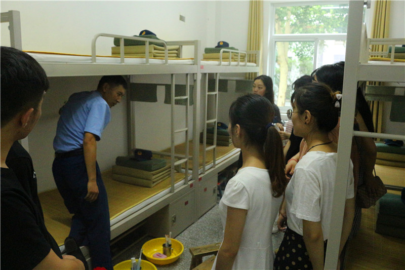 2018070215390272.jpg 【暑期社会实践专题】公司老员工暑期“三下乡”社会实践服务团到部队参观见学