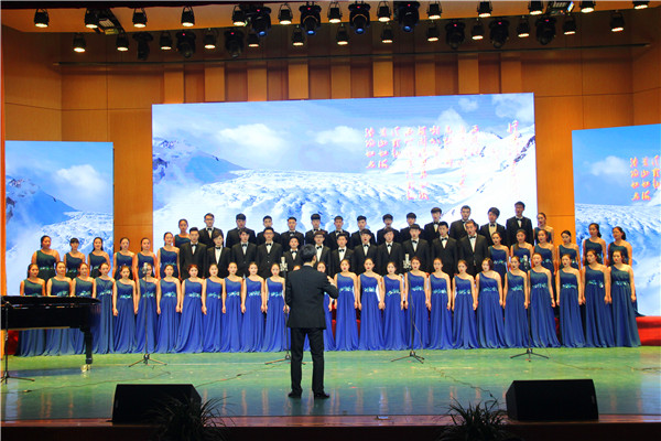 2016122911080391.jpg 公司举办2017年新年音乐晚会