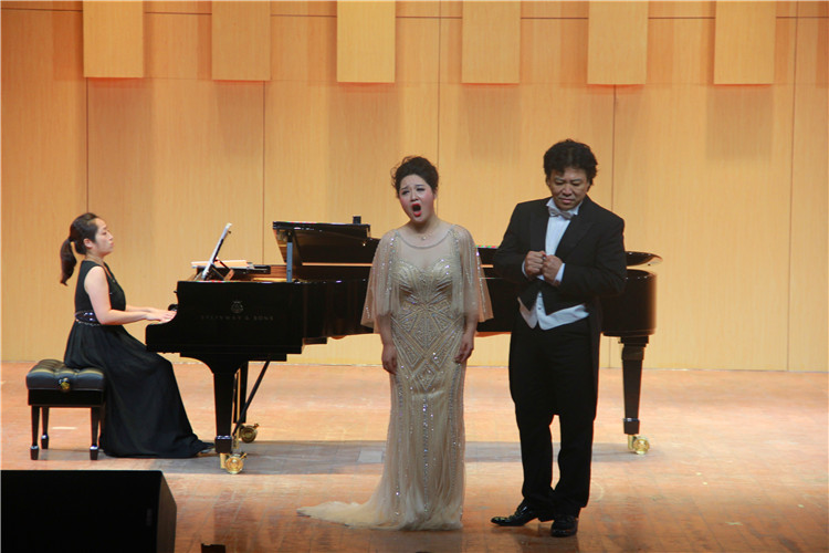 2016052314564774.jpg 西安华美乐空中外歌剧GALA音乐会走进公司