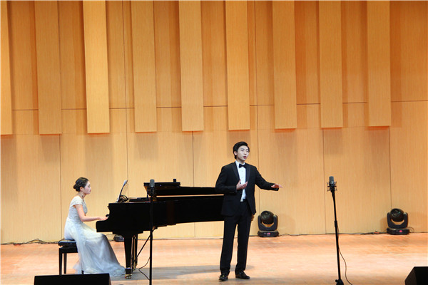 公司2015级员工举办个人音乐会