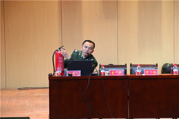 2016112410380660.jpg 公司召开员工安全教育知识讲座